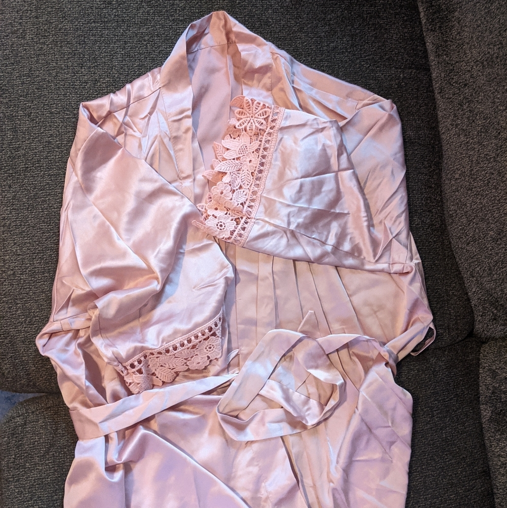 Dusty Rose Silk Robe - Picture 3 of 4